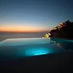 Luxury With Unmatched View And Sea-fall Pool *
