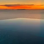 Luxury With Unmatched View And Sea-fall Pool *