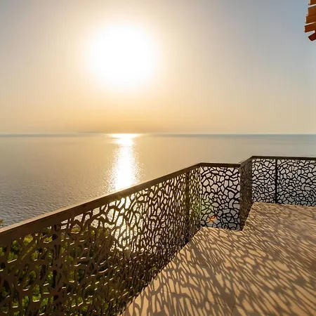 Luxury Villa With Unmatched View And Sea-Fall Pool *