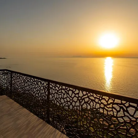 Вилла Luxury With Unmatched View And Sea-fall Pool