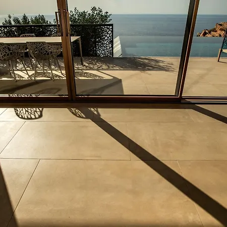 Villa Luxury With Unmatched View And Sea-fall Pool *