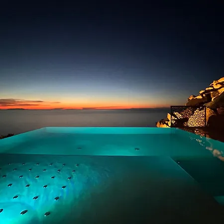Luxury With Unmatched View And Sea-fall Pool فيلة كوستا باراديسو