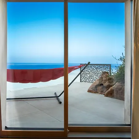 Luxury With Unmatched View And Sea-fall Pool *