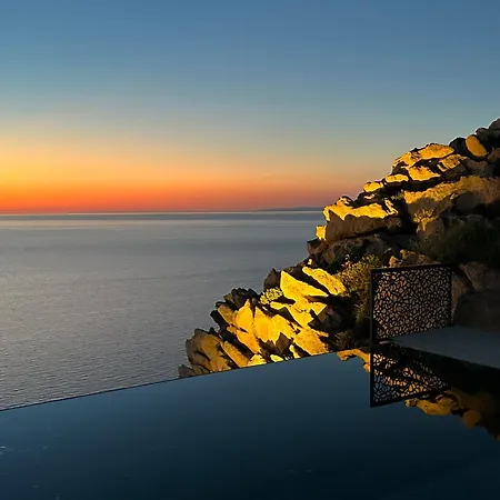 Luxury With Unmatched View And Sea-fall Pool