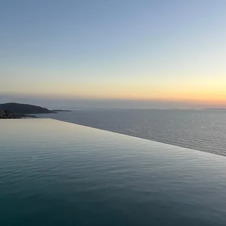 Luxury With Unmatched View And Sea-fall Pool Vila