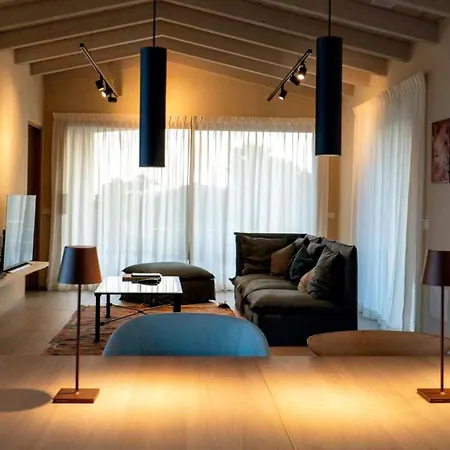 Villa Luxury With Unmatched View And Sea-fall Pool