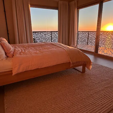 Luxury With Unmatched View And Sea-fall Pool