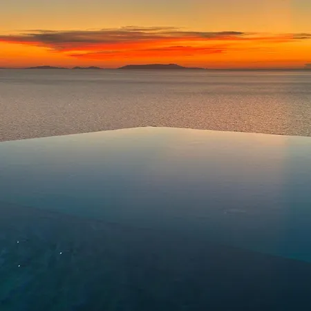 Luxury With Unmatched View And Sea-fall Pool *