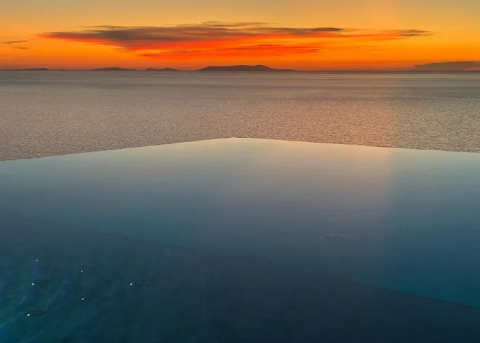 Luxury With Unmatched View And Sea-fall Pool *